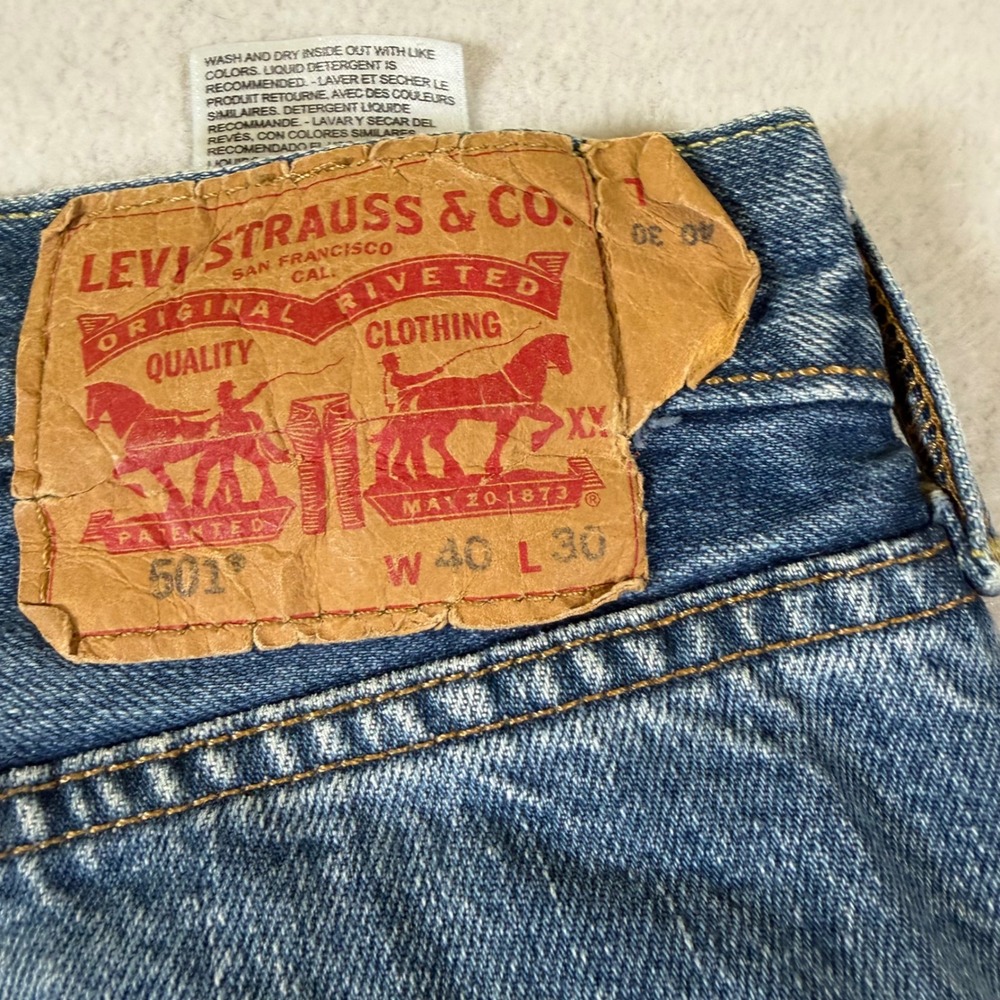 Levis 501 Original Fit Mens Blue Denim Jeans Straight Leg 40x30 Medium Wash - Picture 4 of 5